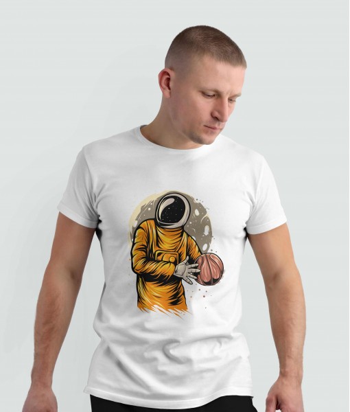 Мъжка тениска с щампа Спортни Илюстрации Basketball Moon astronaut - TShirtArtShop.com